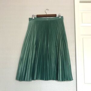 NWOT H&M Emerald Green Pleated A-Line Midi Skirt